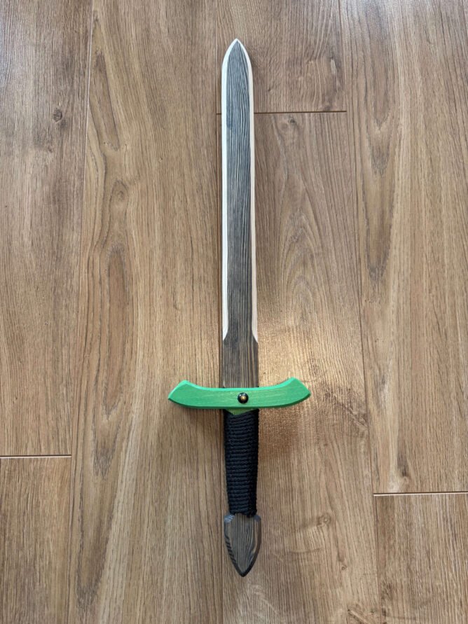Medinis kardas - mediniai ranku darbo zaislai -wooden sword
