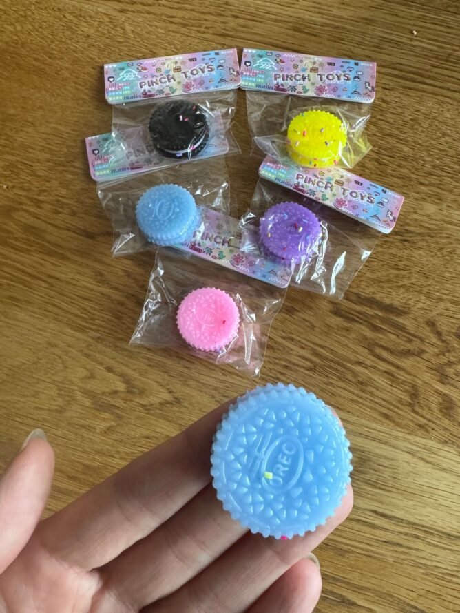 Pinch toy, oreo, blue, small pinch toy, antistresiukas, antistresinis zaislas, melynas oreo