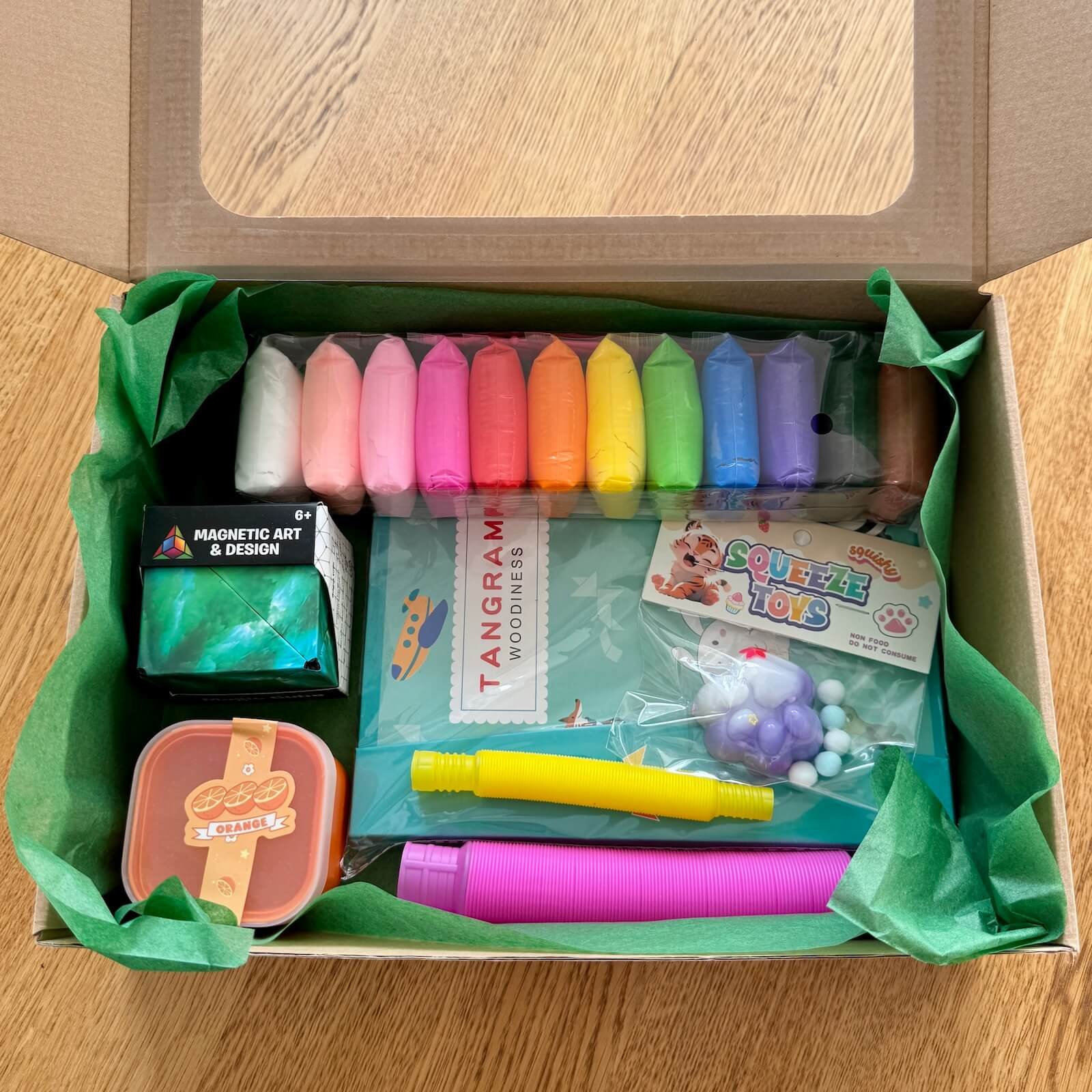 Antistresinis rinkinys – užimtiems pirščiukams. Dovana 5 metu vaikui. Dovana 6 metu vaikui. Dovana 7 metu vaikui. Dovana 8 metu vaikui. Dovana 9 metu vaikui. Dovana 4 metu vaikui. Kaledine dovana vaikams. Dovanu rinkinys. Gift for children. Purusis plastelinas. lanksusis vamzdelis. slykstukas. Kubas. antstrestresiukai