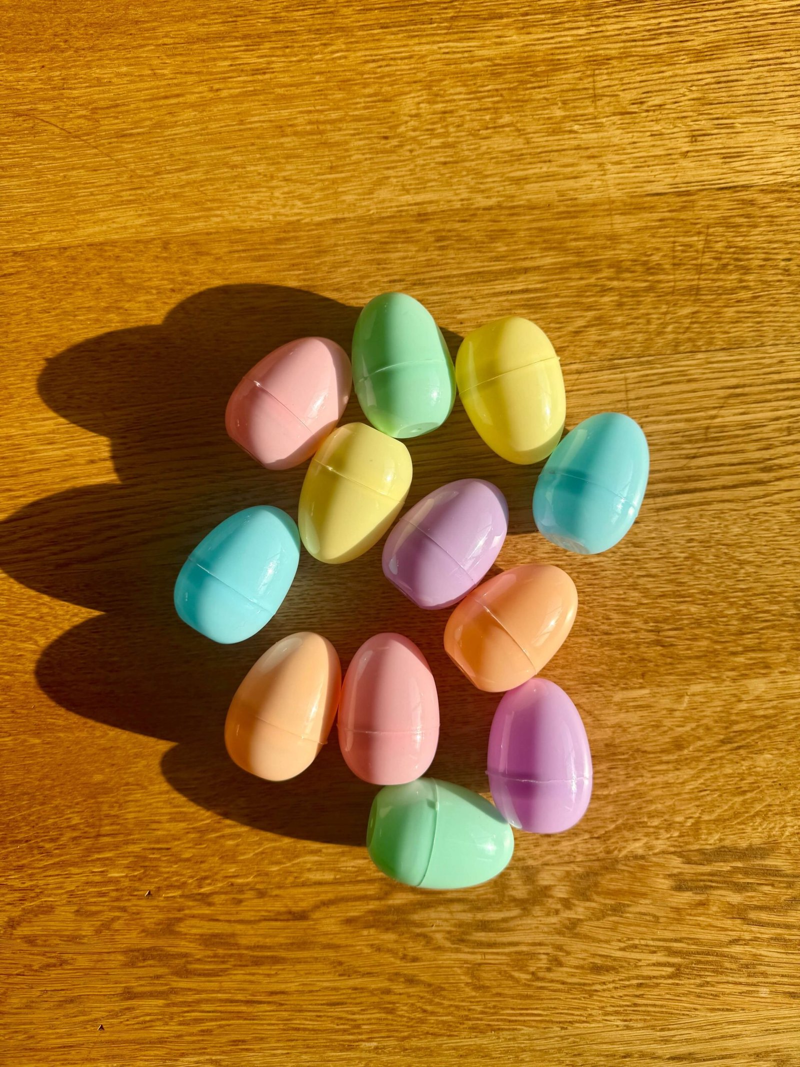 Plastikiniai kiausiniai - pasteliniai